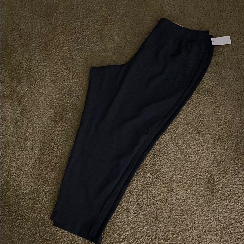Livi Active Black Capris